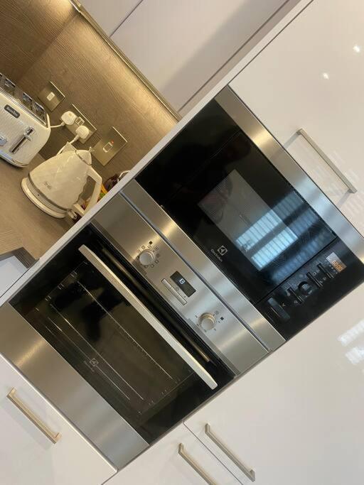 Unrivalled Location - Five Star - Worcester Apartment Exterior foto